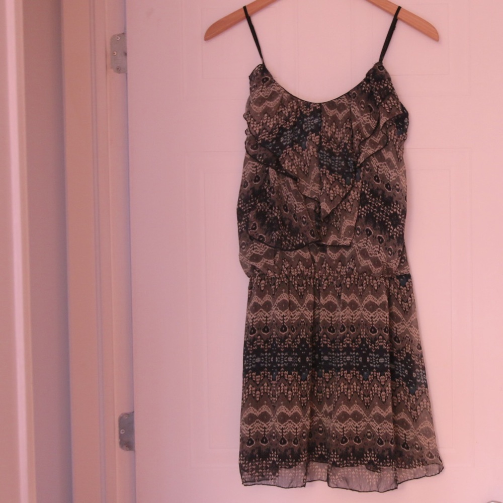 Dress ruffle
